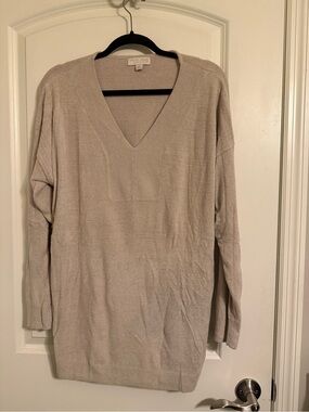 Barefoot Dreams V-Neck Longline Sweater in Light Beige